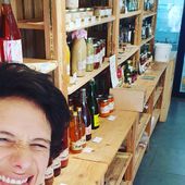 C'est bientôt les vacances pour la boutique ! On a besoin de vous pour vider les frigos, les légumes etc et à nous les produits locaux d'une autre région 😋🤗 ⚠️La boutique sera fermée du 30/07 au 28/08 !⚠️ Réouverture mardi 29/08 en mega forme !! Si jamais je ne vous revois pas avant samedi aprèm je vous souhaite à tous un bel été ☀️😘#Ecocinelle #boutique #laqueuelezyvelines #locavore #produitslocaux #vacances #holiday